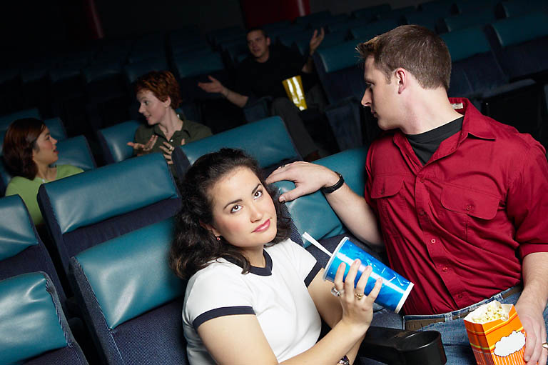 ¿Por qué hay tan mala convivencia en las salas de cine?
