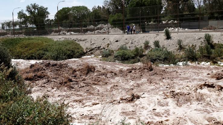 Alerta en Las Condes y Lo Barnechea: Se reporta activación de quebradas